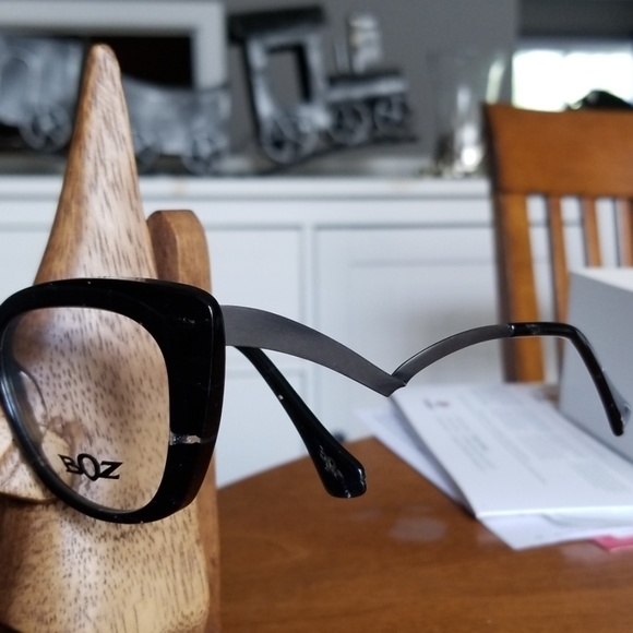 Designer glasses - Picture 3 of 3